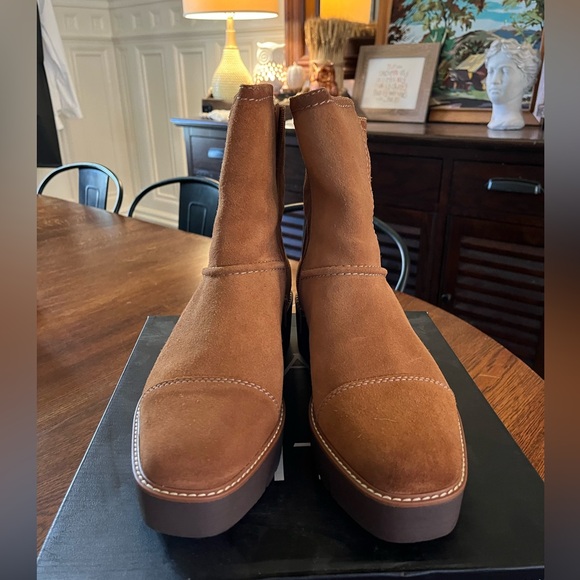Naturalizer Wylie Suede Boots. Tan (Tawny Brown). Size 10. Almost New! - Picture 3 of 6